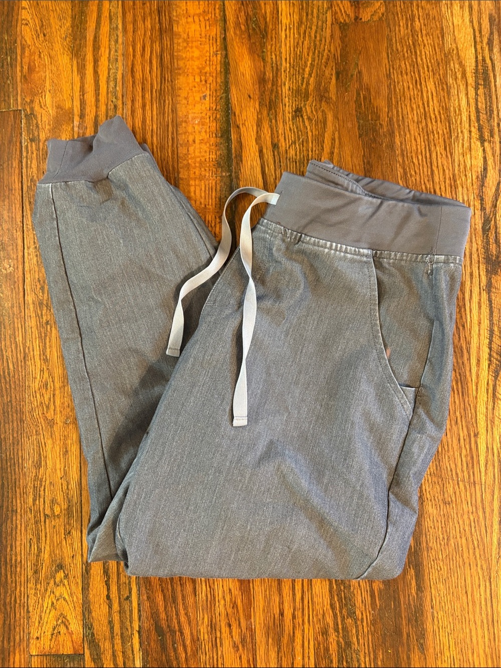 🎉Figs Women’s MP Gray Drawstring Joggers!